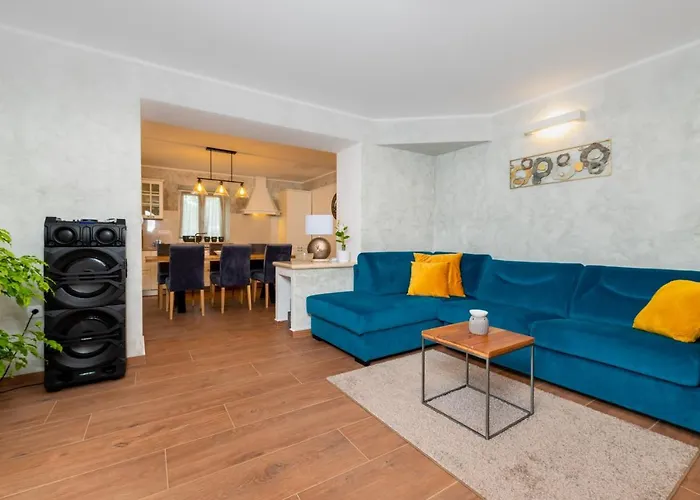 Violetta By 22estates