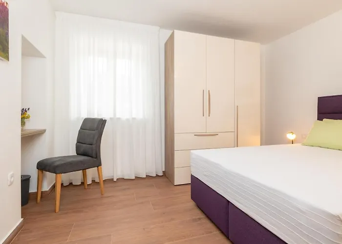 Violetta By 22estates