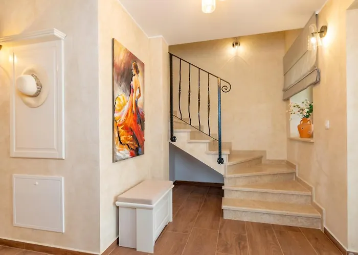 Violetta By 22estates *