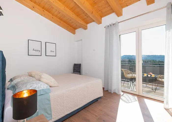 Violetta By 22estates *