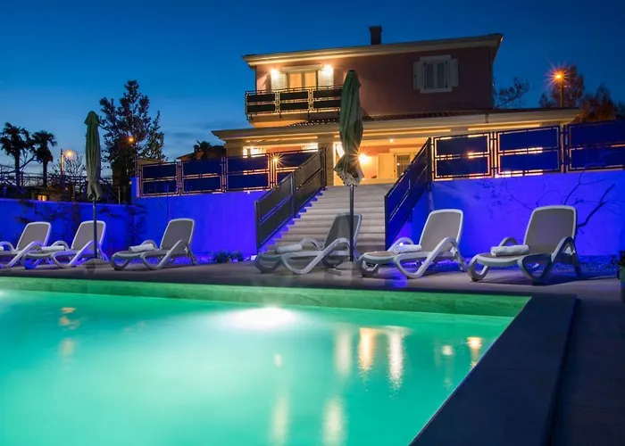 Violetta By 22estates *